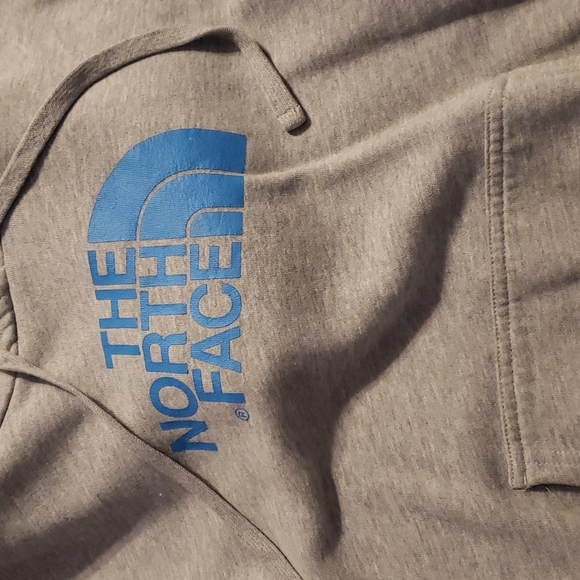 S Womens North Face Hoodie. - Picture 6 of 6